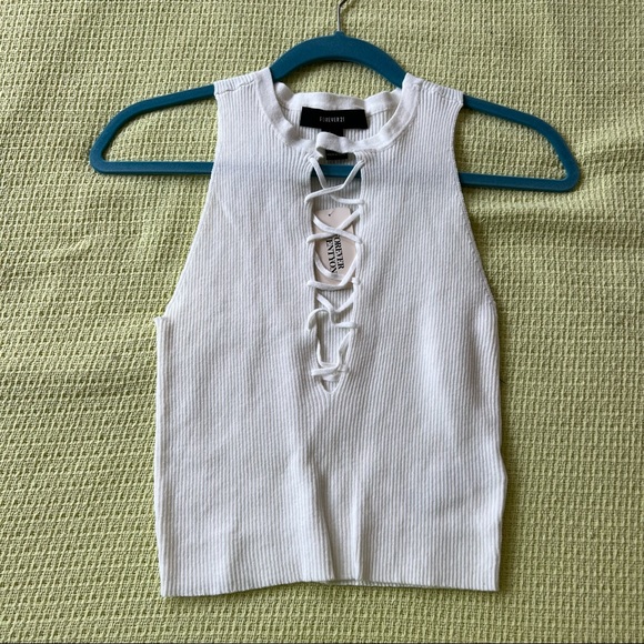Forever 21 Tops - NWT Lace-up crop top